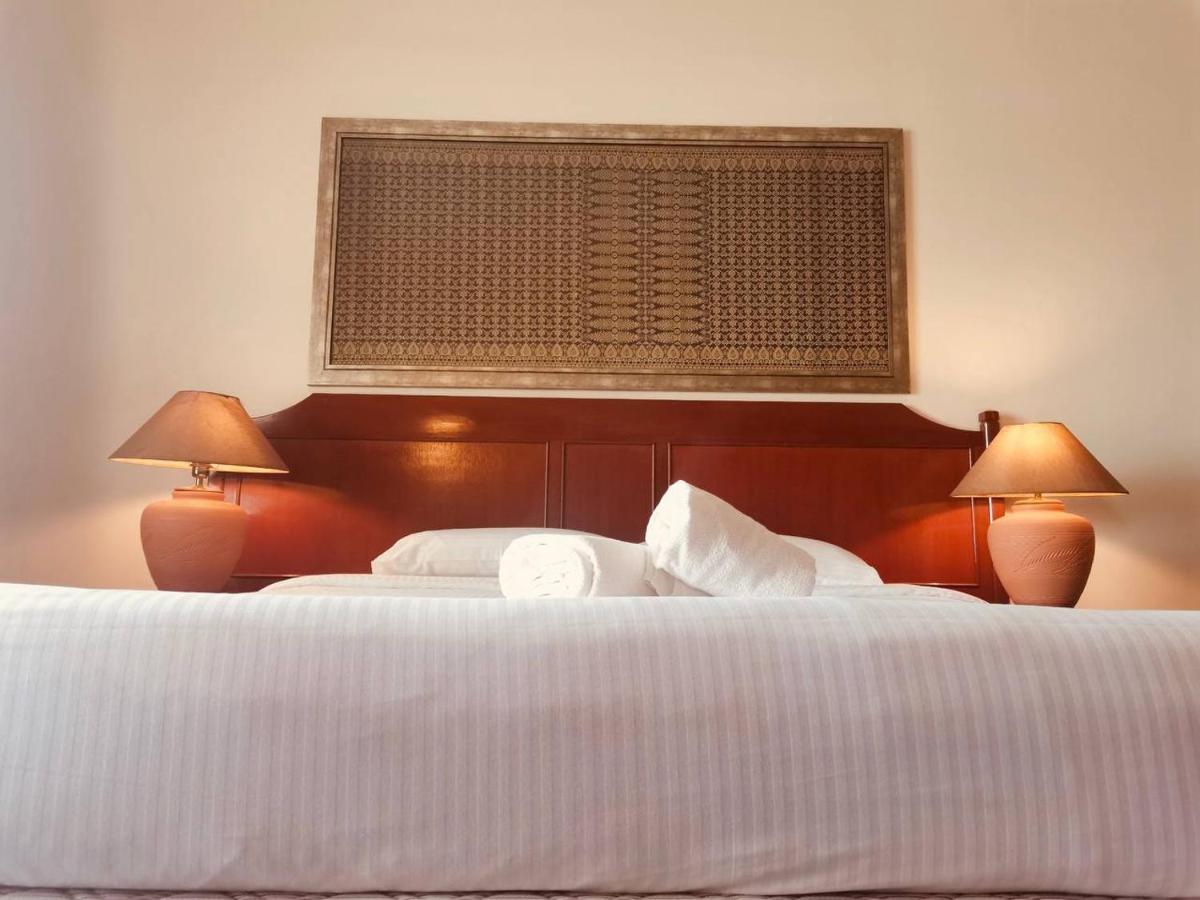 Seaview Deluxe Studio Couples Room S Tandzsung Bungah Kültér fotó