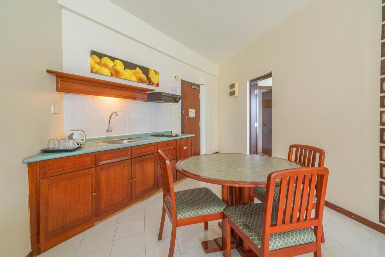 Seaview Deluxe Studio Couples Room S Tandzsung Bungah Kültér fotó