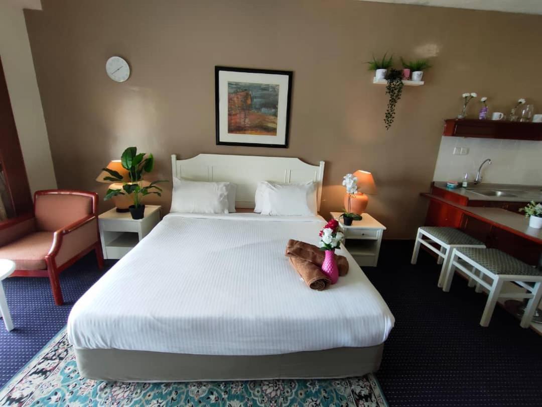 Seaview Deluxe Studio Couples Room S Tandzsung Bungah Kültér fotó